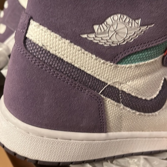 Jordan 1 - Men’s - Picture 3 of 5